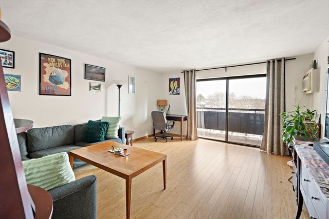 32 Whites Ave D65, Watertown, MA 02472