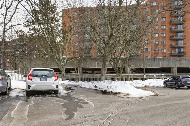 32 Whites Ave D65, Watertown, MA 02472