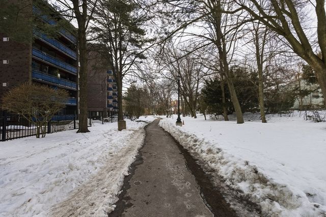 32 Whites Ave D65, Watertown, MA 02472