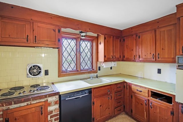 89 Indian Trl, Scituate, MA 02066