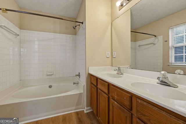 1242 Vintage Pointe Drive, Lawrenceville, GA 30044