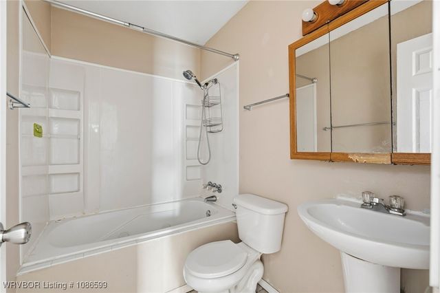 1204 N Davis Street, Lavaca, AR 72941