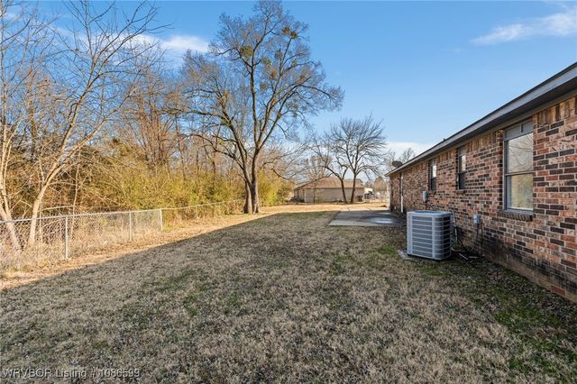 1204 N Davis Street, Lavaca, AR 72941