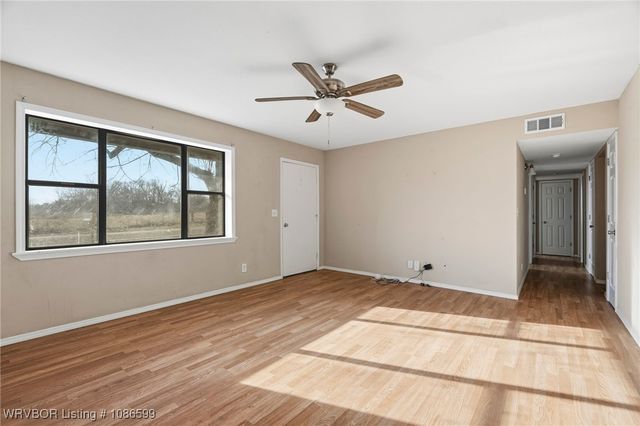 1204 N Davis Street, Lavaca, AR 72941