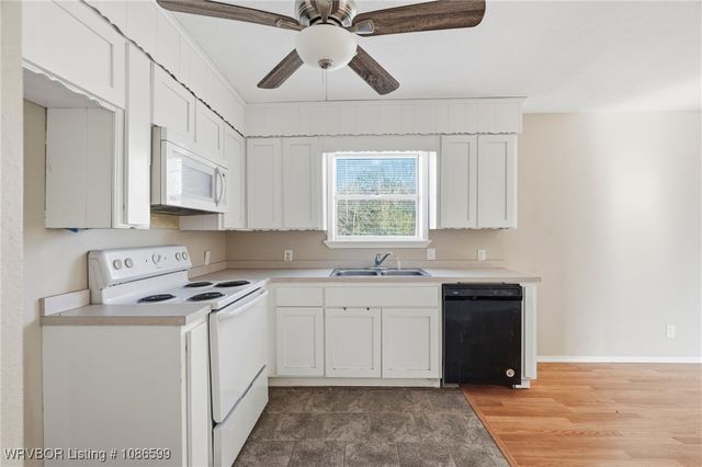 1204 N Davis Street, Lavaca, AR 72941