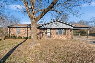 1204 N Davis Street, Lavaca, AR 72941