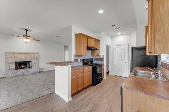 204 Cailin CT, Burnet, TX 78611