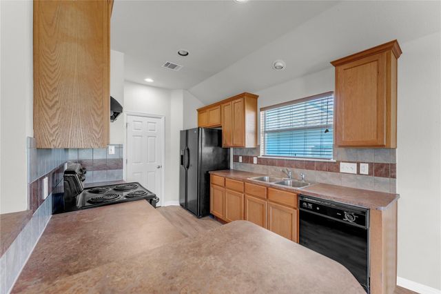 204 Cailin CT, Burnet, TX 78611