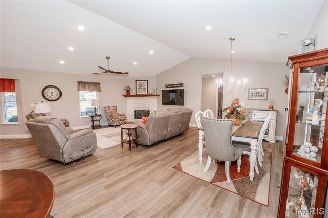 3275 Echo Lake Drive, Byrnes Mill, MO 63025