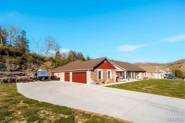 3275 Echo Lake Drive, Byrnes Mill, MO 63025