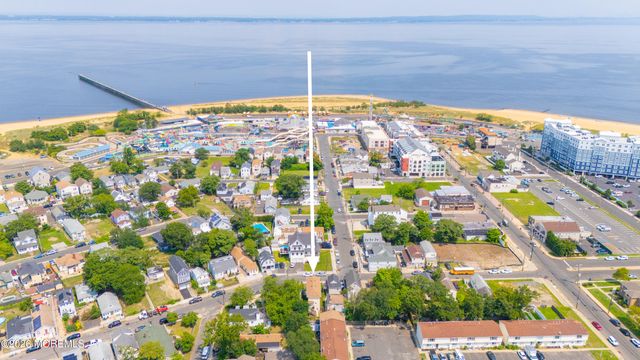 152 Center Avenue, Keansburg, NJ 07734