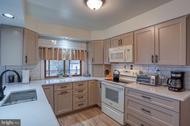 3850 NAAMANS CREEK RD, Upper Chichester, PA 19061