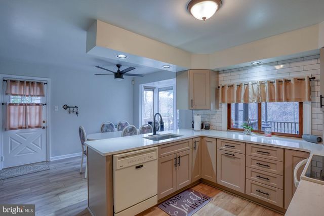 3850 NAAMANS CREEK RD, Upper Chichester, PA 19061