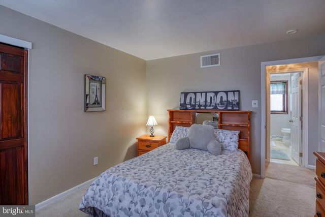 3850 NAAMANS CREEK RD, Upper Chichester, PA 19061