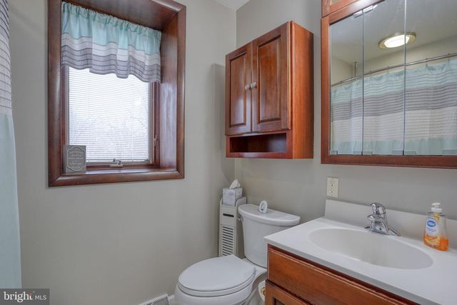 3850 NAAMANS CREEK RD, Upper Chichester, PA 19061