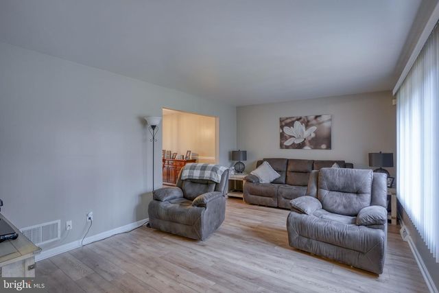 3850 NAAMANS CREEK RD, Upper Chichester, PA 19061