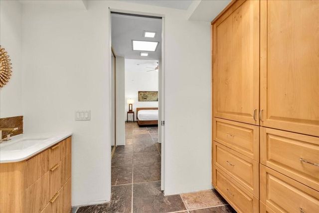 130 W Racquet Club Road 505, Palm Springs, CA 92262