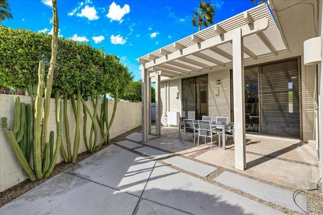 130 W Racquet Club Road 505, Palm Springs, CA 92262