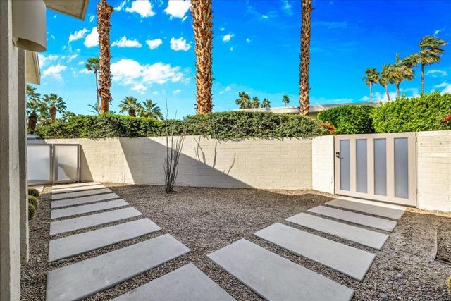130 W Racquet Club Road 505, Palm Springs, CA 92262