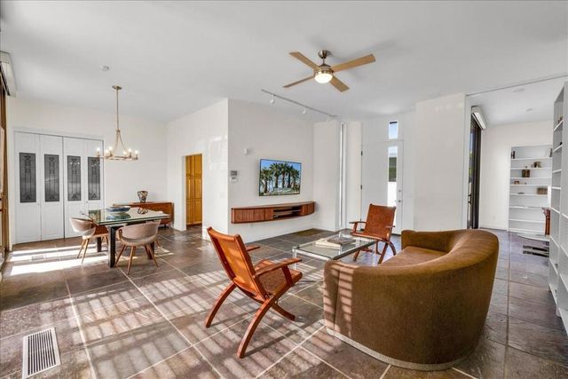 130 W Racquet Club Road 505, Palm Springs, CA 92262