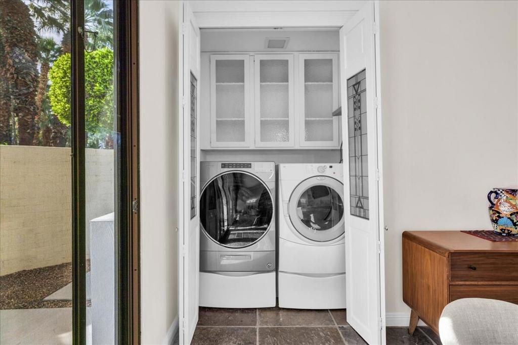 Image 17 of property listing at 130 W Racquet Club Road 505, Palm Springs, CA 92262