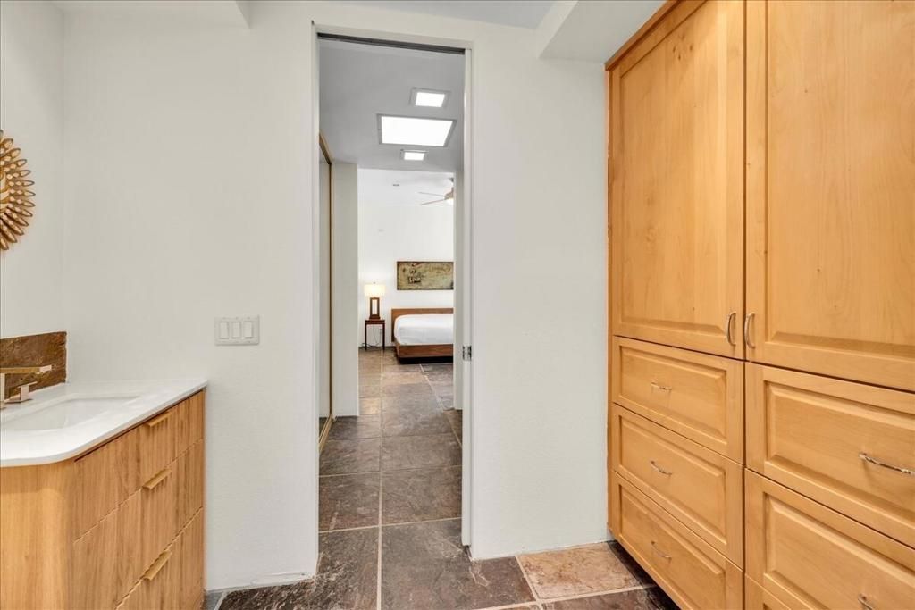 Image 27 of property listing at 130 W Racquet Club Road 505, Palm Springs, CA 92262