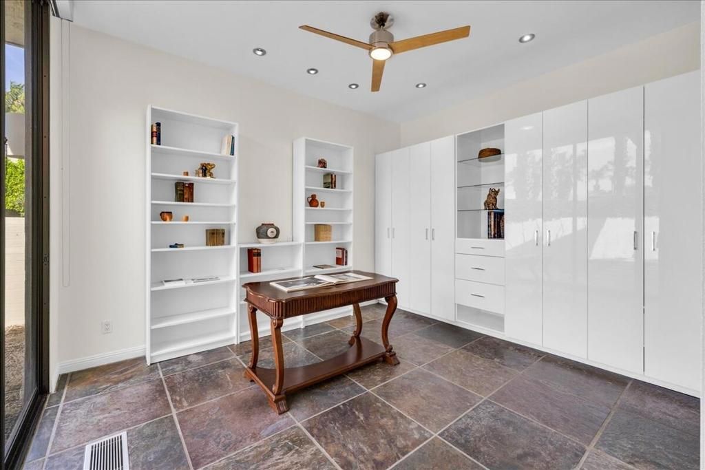 Image 28 of property listing at 130 W Racquet Club Road 505, Palm Springs, CA 92262