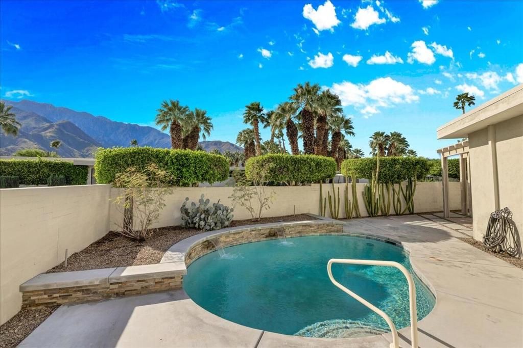 Image 36 of property listing at 130 W Racquet Club Road 505, Palm Springs, CA 92262