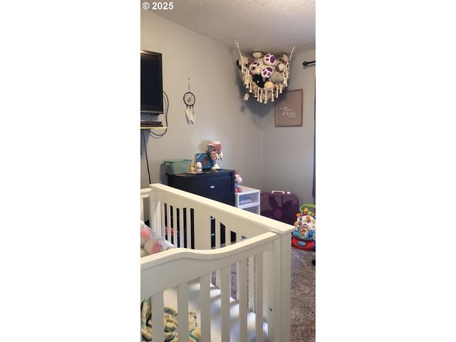 661 D St, Elkton, OR 97436