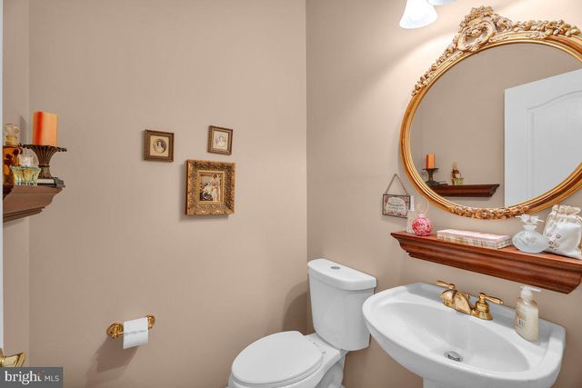 16 LOWELL DR, Marlton, NJ 08053