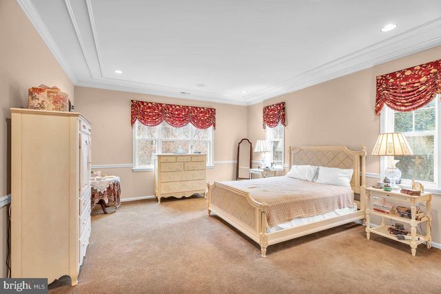 16 LOWELL DR, Marlton, NJ 08053