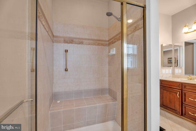 16 LOWELL DR, Marlton, NJ 08053