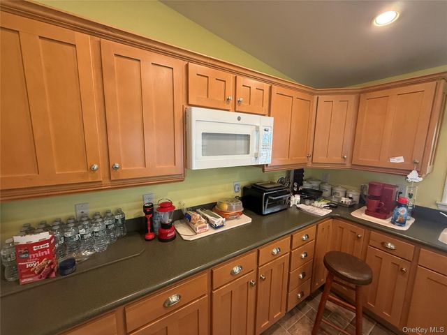 312 Brittany Terrace 312, Rock Tavern, NY 12575