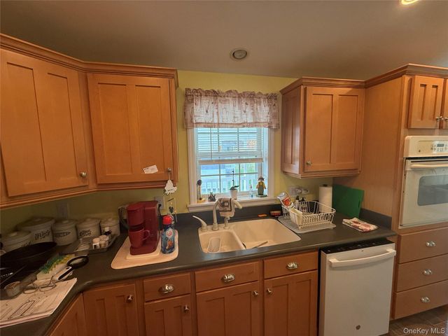 312 Brittany Terrace 312, Rock Tavern, NY 12575