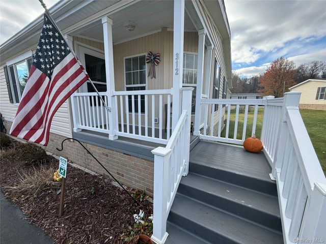 312 Brittany Terrace 312, Rock Tavern, NY 12575