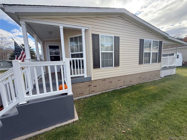 312 Brittany Terrace 312, Rock Tavern, NY 12575