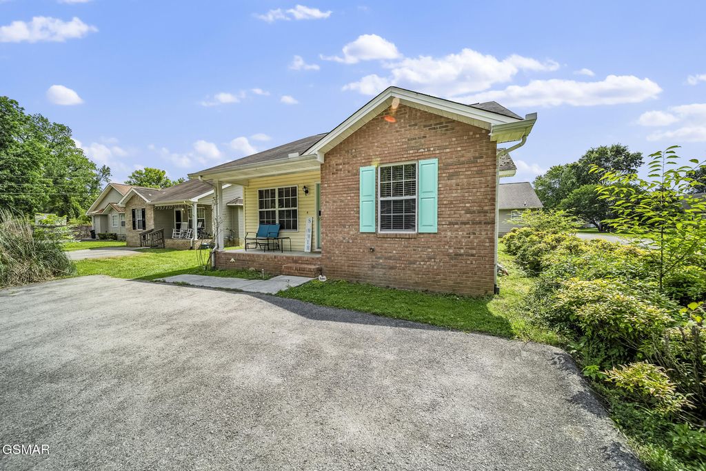 1733 Snapp Road, Sevierville, TN 37862