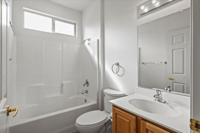 2694 Woodacre Ln, Lincoln, CA 95648