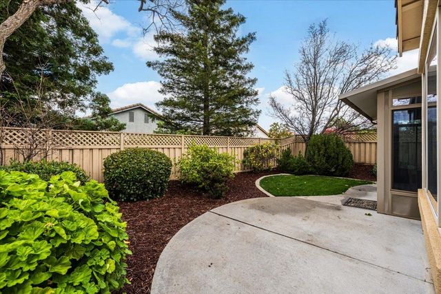 2694 Woodacre Ln, Lincoln, CA 95648