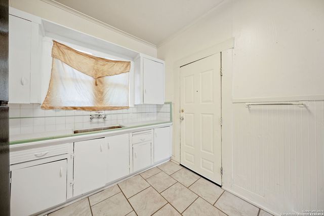 906 S GEVERS ST, San Antonio, TX 78210