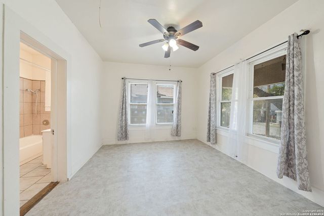 906 S GEVERS ST, San Antonio, TX 78210