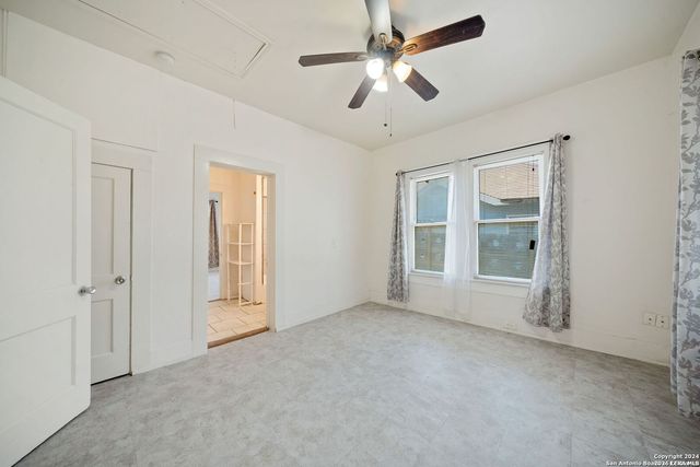 906 S GEVERS ST, San Antonio, TX 78210