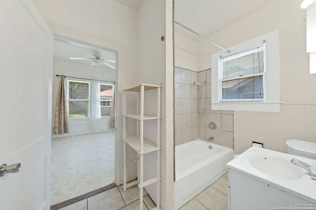 906 S GEVERS ST, San Antonio, TX 78210