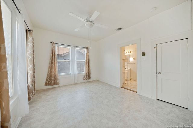 906 S GEVERS ST, San Antonio, TX 78210