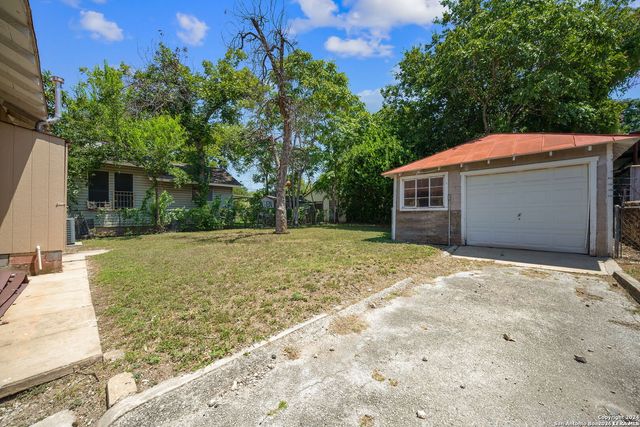 906 S GEVERS ST, San Antonio, TX 78210