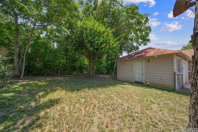 906 S GEVERS ST, San Antonio, TX 78210