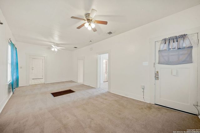 906 S GEVERS ST, San Antonio, TX 78210