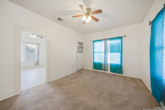 906 S GEVERS ST, San Antonio, TX 78210