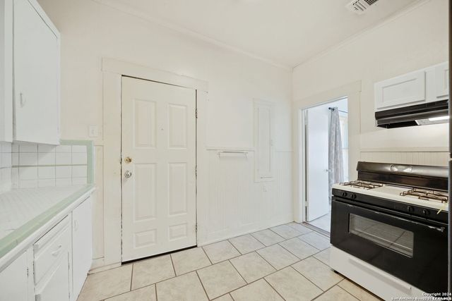 906 S GEVERS ST, San Antonio, TX 78210