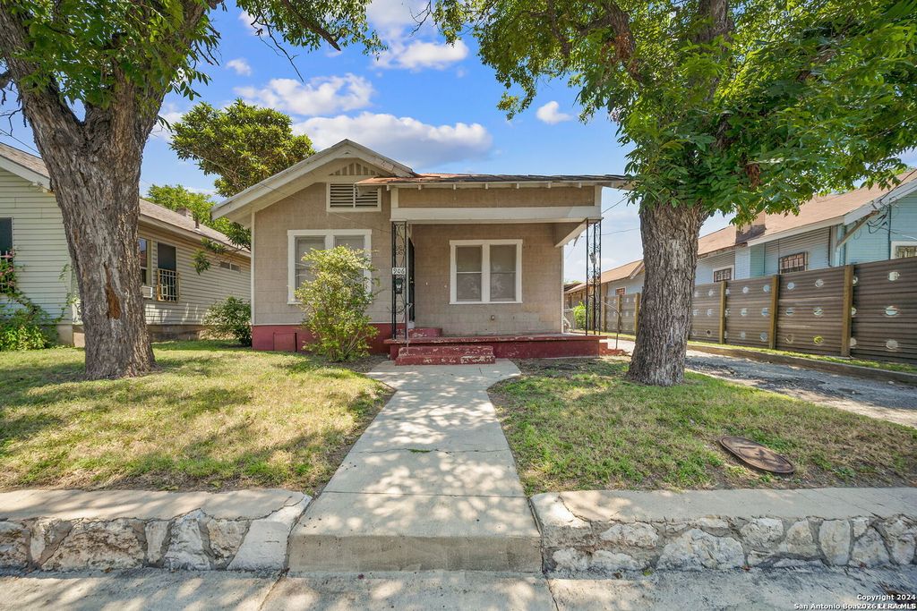 906 S GEVERS ST, San Antonio, TX 78210